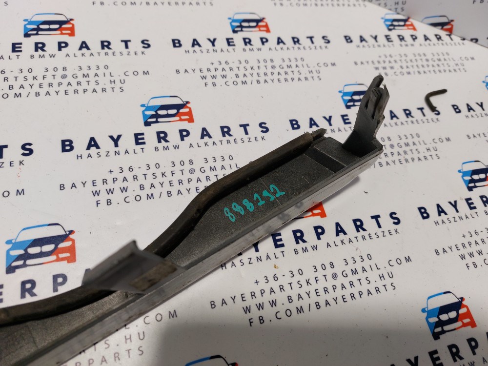 BMW E46 sedan touring pre bal elsõ ezüst titansilber titansilver bajuszléc bajusz léc 3. kép