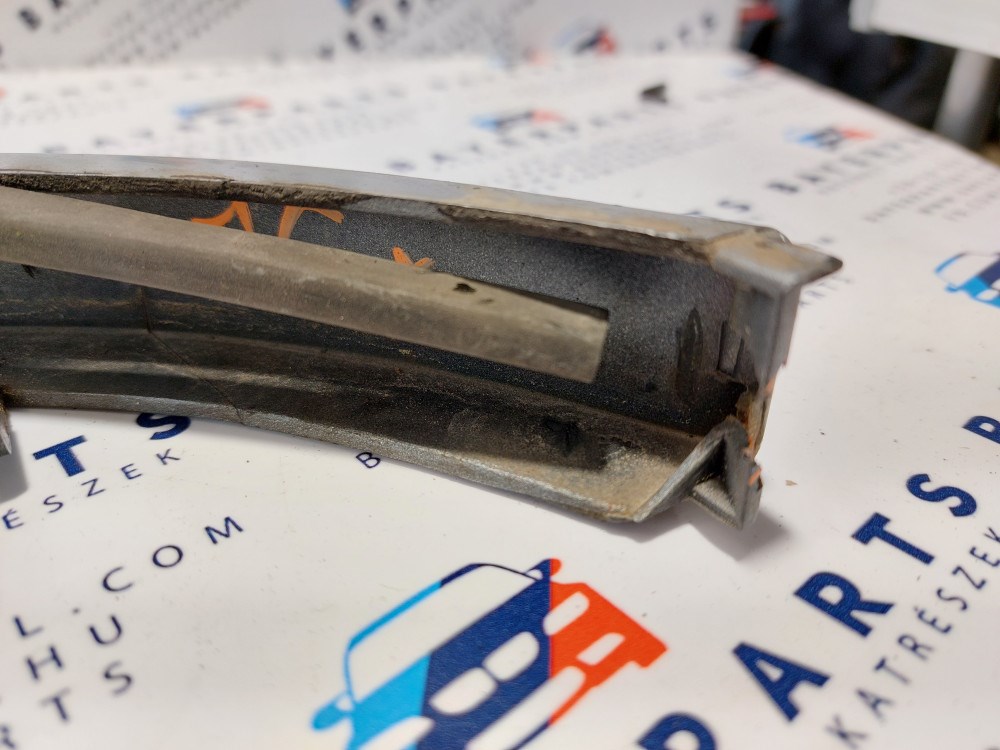 BMW E46 sedan touring pre jobb elsõ ezüst titansilber titansilver bajuszléc bajusz léc 3. kép