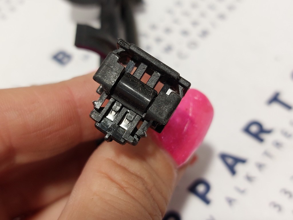 BMW E46 E63 E64 bal jobb elsõ övfeszítõ patron övcsat öv ülés csat kábel csatlakozó 2. kép