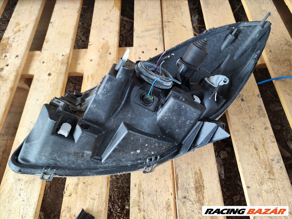 Dacia Sandero I jobb első fényszóró lámpa fülsérült 260104793r 10. kép