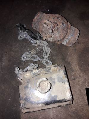 Nissan Navara D40 Pótkerék Tartó