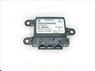 Opel Zafira B/2 2007-2011 - vezérlőegység, első és hátsó tolatóradar, BOSCH, 08-10