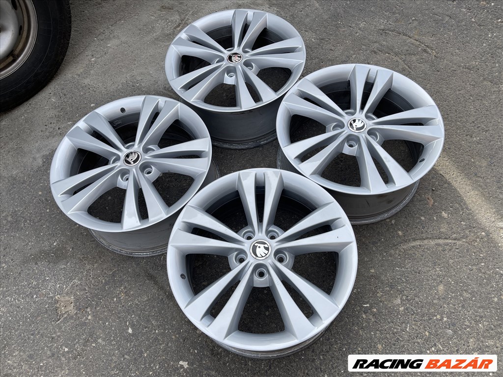  18"-as,5x112-es újszerű gyári Skoda alufelni 3. kép