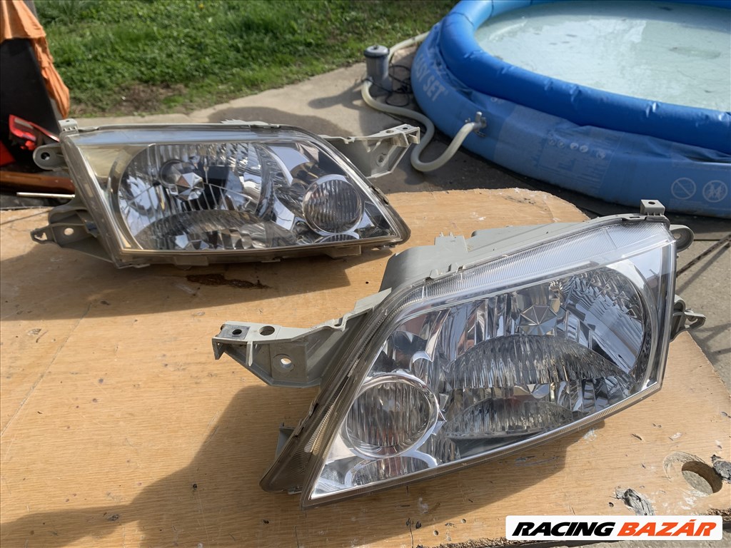 Mazda Premasy jobb első lámpa, bal első lámpa 1. kép