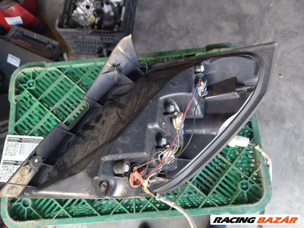 Opel Antara bal hátsó lámpa 3. kép