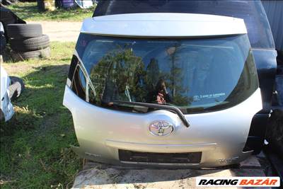 Toyota Auris csomagtérajtó kompletten  (386)
