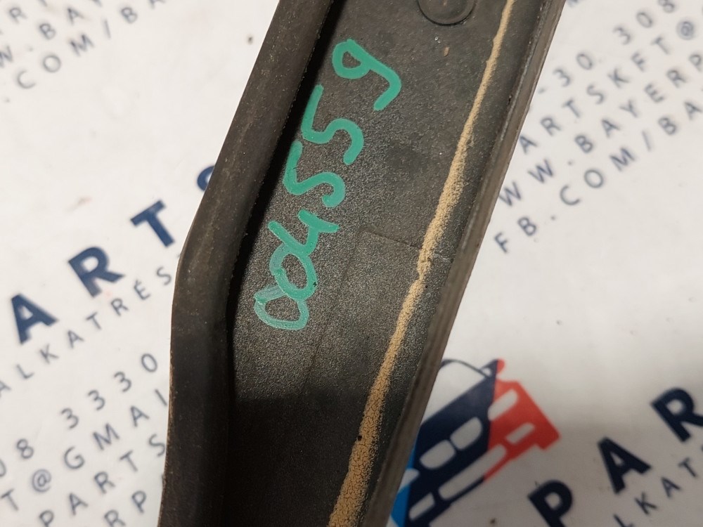 BMW E46 sedan touring bal elsõ fényszórómosós lámpamosó bajuszléc bajusz léc - üres - hibás 4. kép