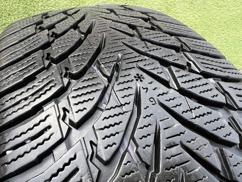 235/60 R18 Nokian WR Suv 4 téli gumi 6mm 3. kép