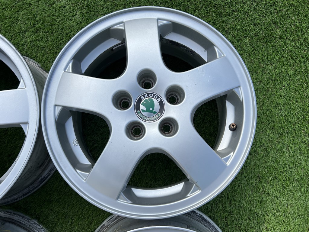 5x100 14" Skoda gyári alufelni 6Jx14h2 ET43 4. kép