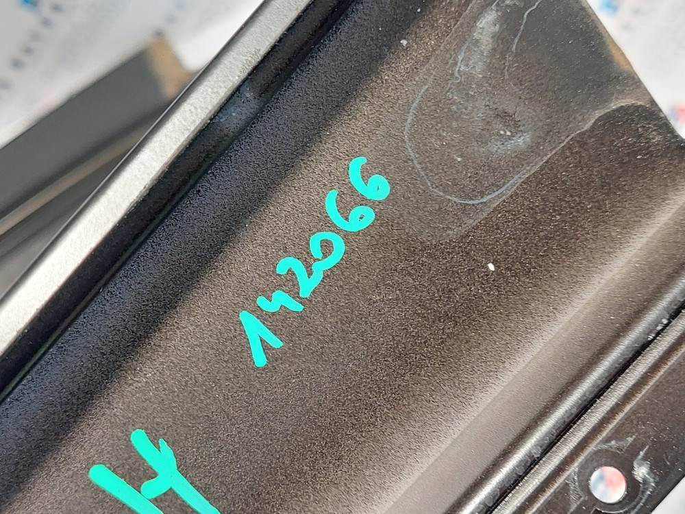 BMW E46 touring ajtó külsõ fekete oszlop takaró léc díszléc dekorléc oszloptakaró borítás 2. kép