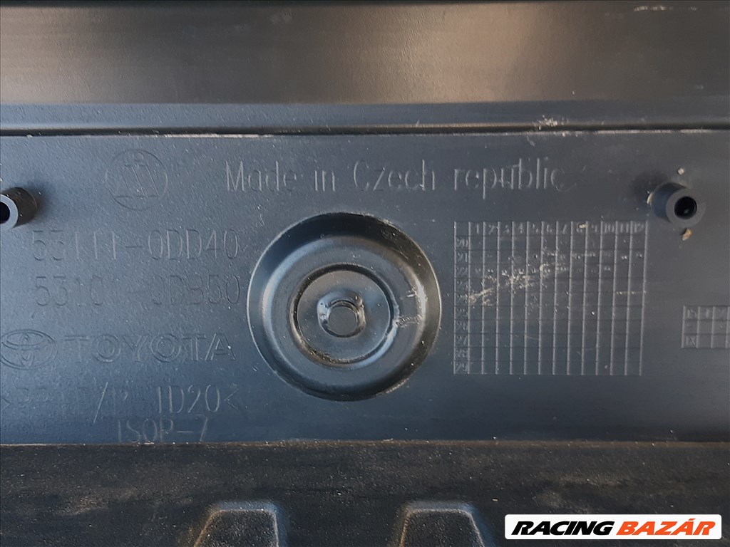 Toyota Yaris IV. első lökhárító hűtőrács (grill) középső rész 531110DD40 531100D350 5. kép