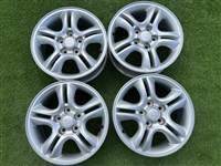 5x114.3 16" Kia gyári alufelni 6,5Jx16h2 ET41