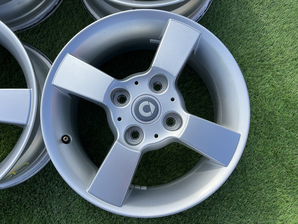 4x114.3 15" Smart gyári alufelni 6Jx15h2 ET46 3. kép