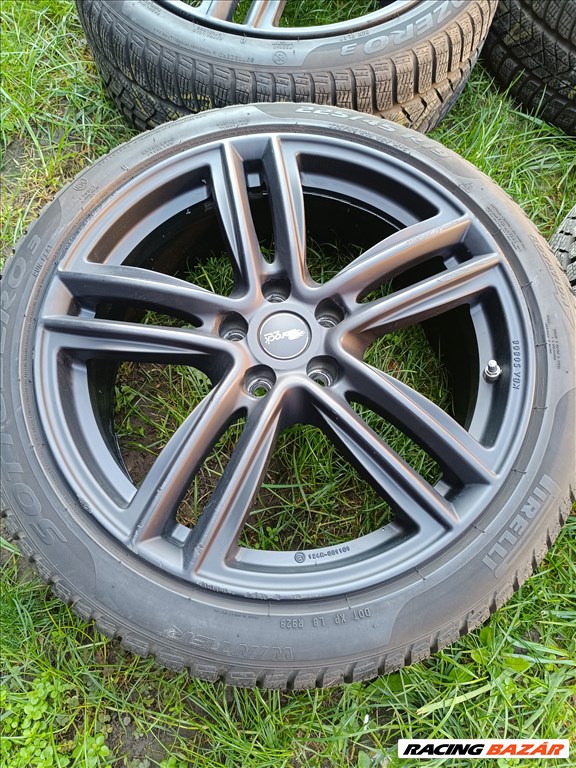  5x112 lyukosztású 19" újszerű alufelni, rajta 225/45 újszerű Pirelli téli gumi gumi  4. kép