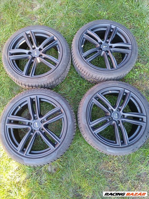  5x112 lyukosztású 19" újszerű alufelni, rajta 225/45 újszerű Pirelli téli gumi gumi  5. kép