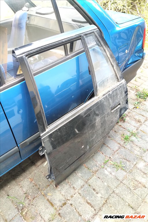 Suzuki Swift SF bal hátsó fekete ajtó komplett 5a 1. kép