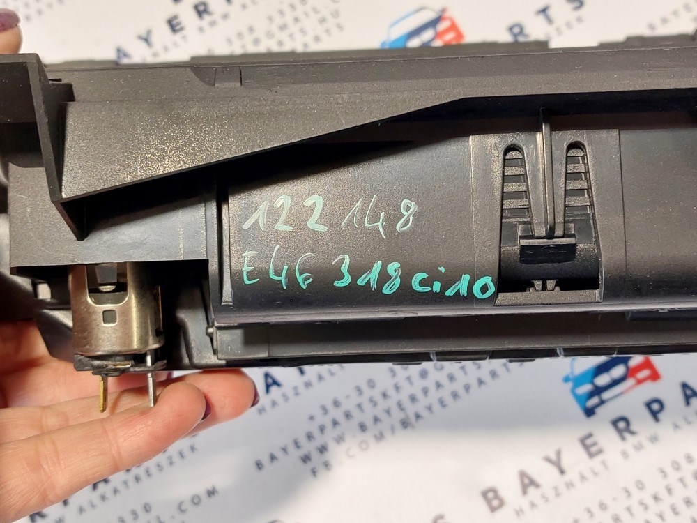 BMW E46 középsõ tároló konzol középkonzol hamutartó tartó 5. kép