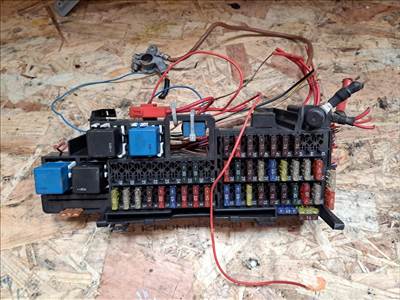 Mercedes Vaneo W414 (2001-2005)  1.9 Benzines  Biztosíték Tábla