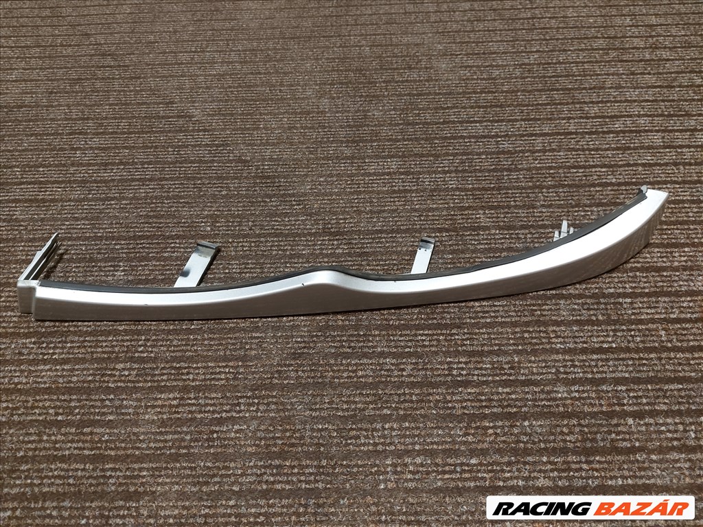 BMW 3-as sorozat E46 facelift bal oldali fényszóró alatti díszléc, bajuszléc 2. kép