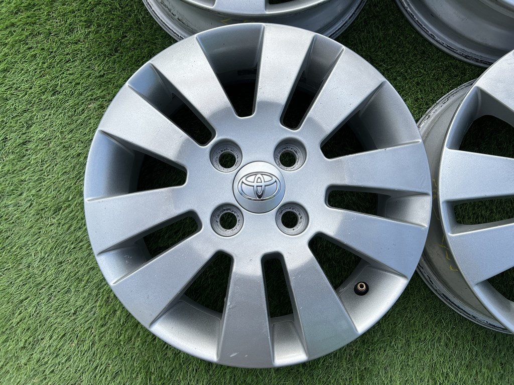 4x100 14" Toyota gyári alufelni 4,5Jx14h2 ET39 2. kép