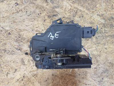 VW Golf 4 (1997-2003) Jobb Első Ajtó Központizár 