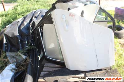 Toyota Auris 2014 bal hátsó ajtó komplett (1495)