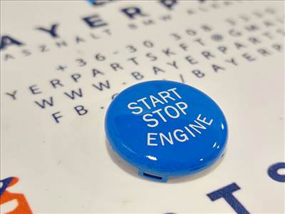 BMW E81 E82 E87 E88 E90 E91 E60 E84 E87 E70 E71 X1 X5 X6 Z4 indító start stop gomb indítógomb kék