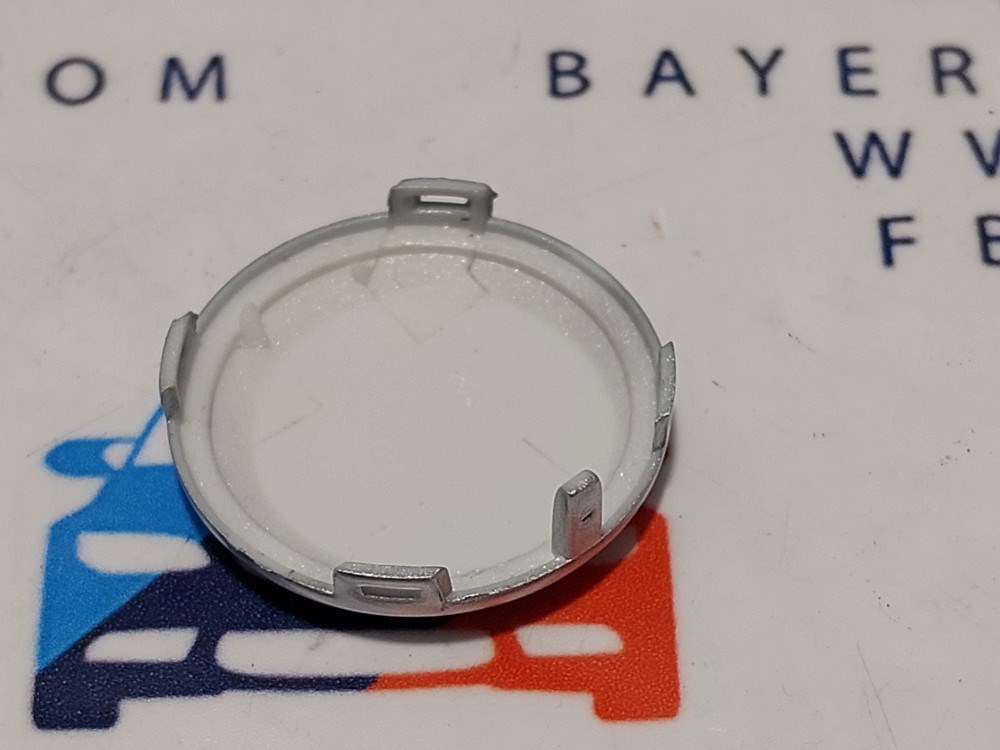 BMW E81 E82 E87 E88 E90 E91 E60 E84 E87 E70 E71 X1 X5 X6 Z4 indító start stop gomb indítógomb ezüst 3. kép