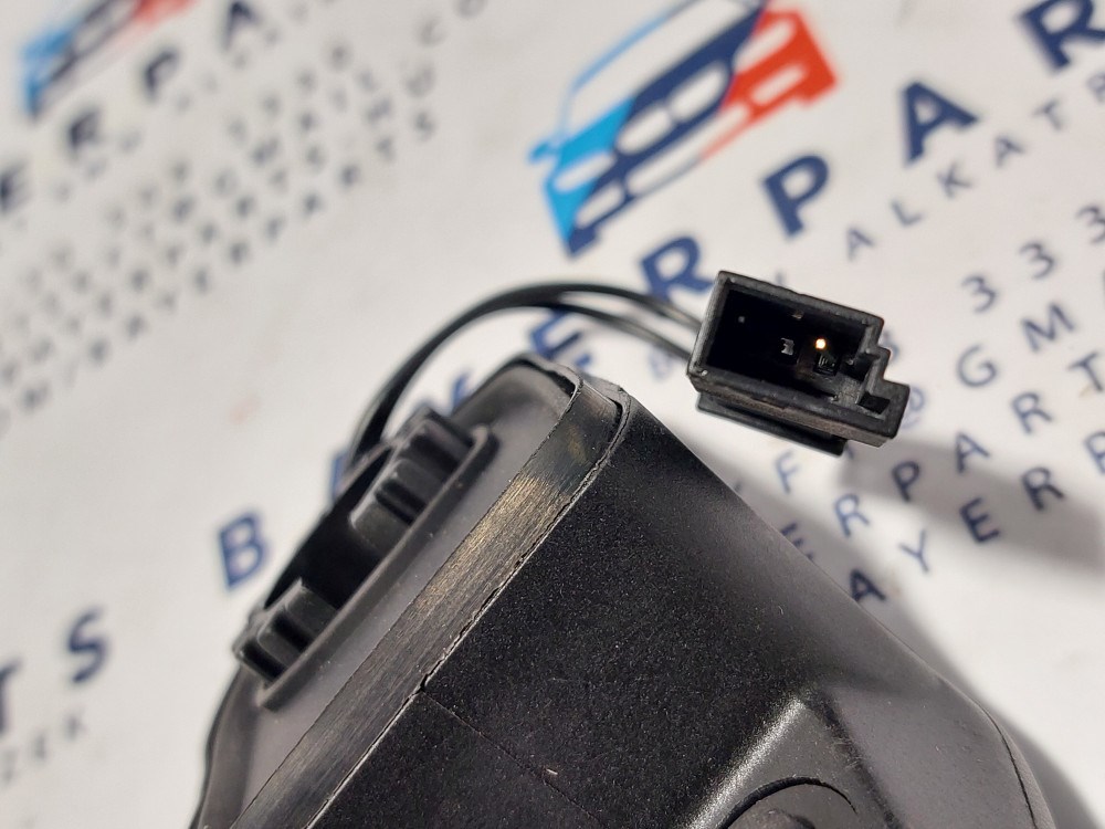 Bmw E46 E91 E61 új csomagtér csomagtartó üveg ablak üvegnyitó ablaknyitó nyitó gomb mikrokapcsoló 4. kép