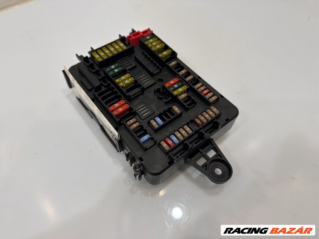 BMW F20 F22 F30 F32 F15 csomagtér biztosítéktábla 61149261110 61149259466 2. kép