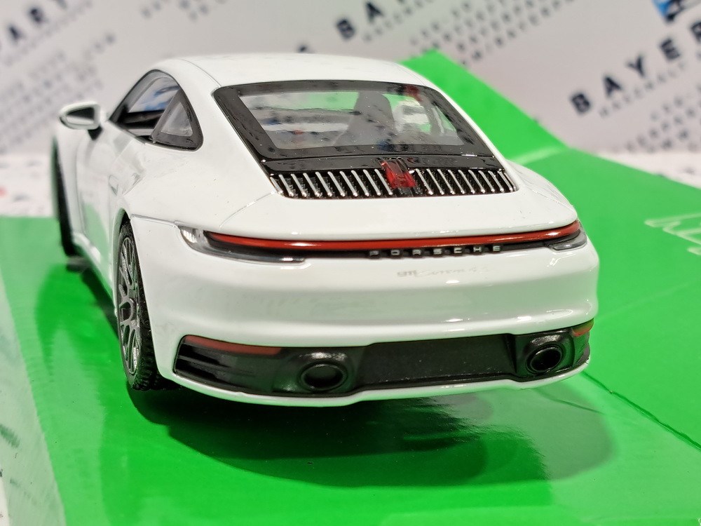 Porsche 911 992 Carrera 4S coupe (2020) - Welly - 1:24 3. kép