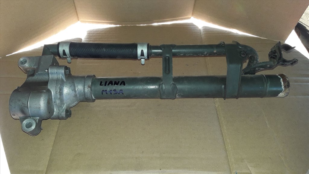 Suzuki Liana Termosztátház + Vízcső Fém 1. kép