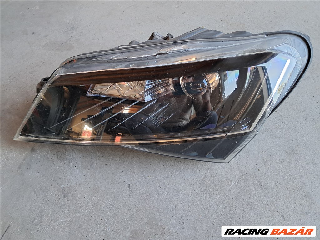Skoda Superb III Bal xenon fényszóró  1. kép