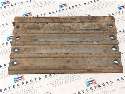 BMW E90 E91 E92 E93 kipufogó tartó konzol tartókonzol vaslap vas lap merevítő