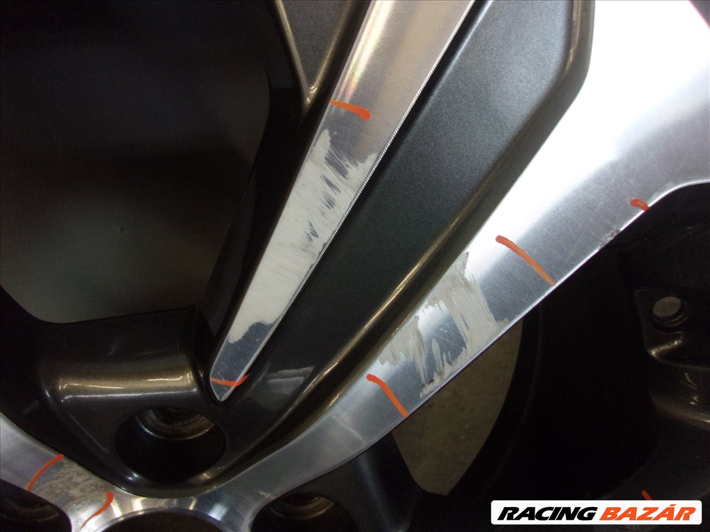 Gyári alufelni Kia Sorento 19x7,5ET49.5 2. kép