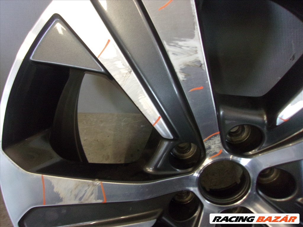 Gyári alufelni Kia Sorento 19x7,5ET49.5 3. kép