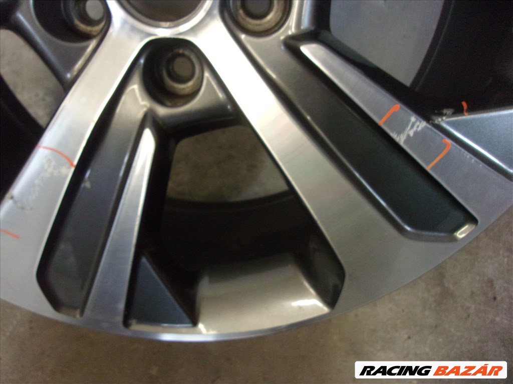 Gyári alufelni Kia Sorento 19x7,5ET49.5 4. kép