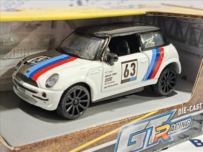 Mini Cooper versenyautó (2005) - Motormax - 1:43