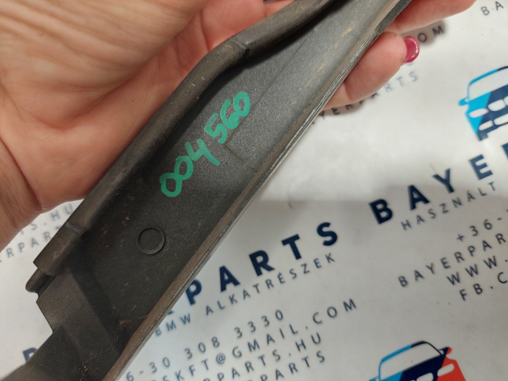 BMW E46 sedan touring jobb elsõ ezüst titansilber fényszórómosós lámpamosó bajuszléc bajusz léc - üres - hibás 5. kép