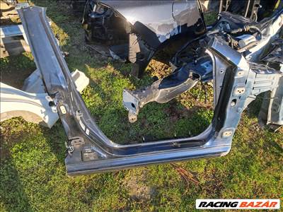 Mazda 3 (BM) Jobb küszöb 