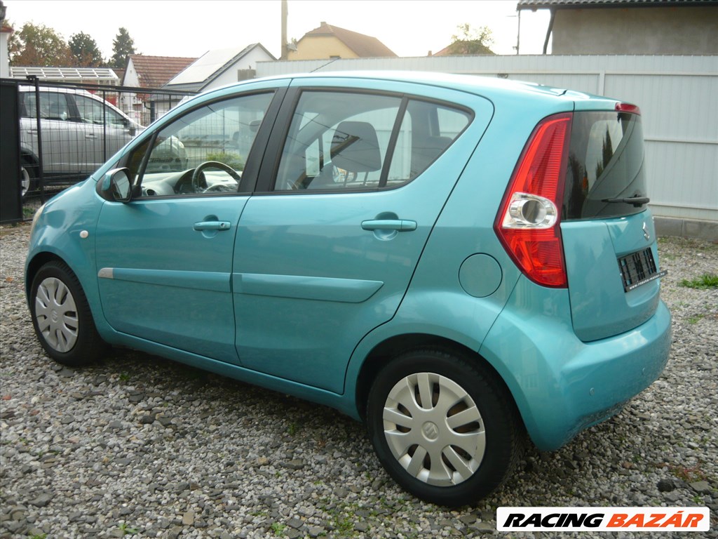 Eladó Suzuki Splash 1.0 (996 cm³, 65 PS) 2. kép