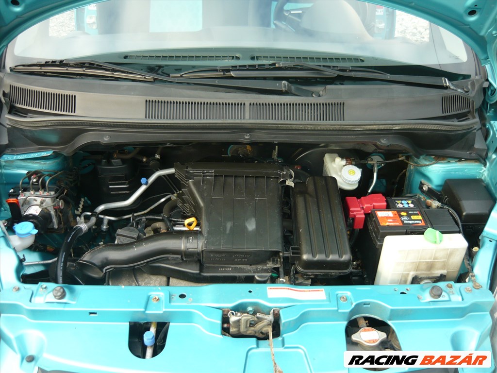 Eladó Suzuki Splash 1.0 (996 cm³, 65 PS) 7. kép