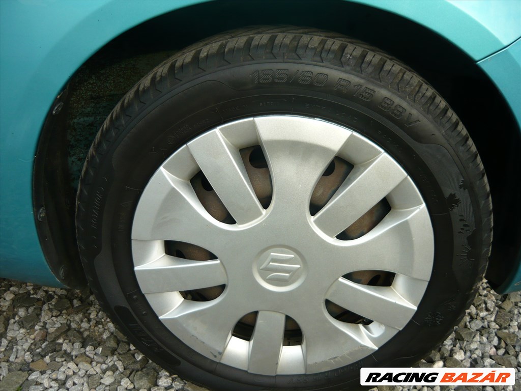 Eladó Suzuki Splash 1.0 (996 cm³, 65 PS) 8. kép
