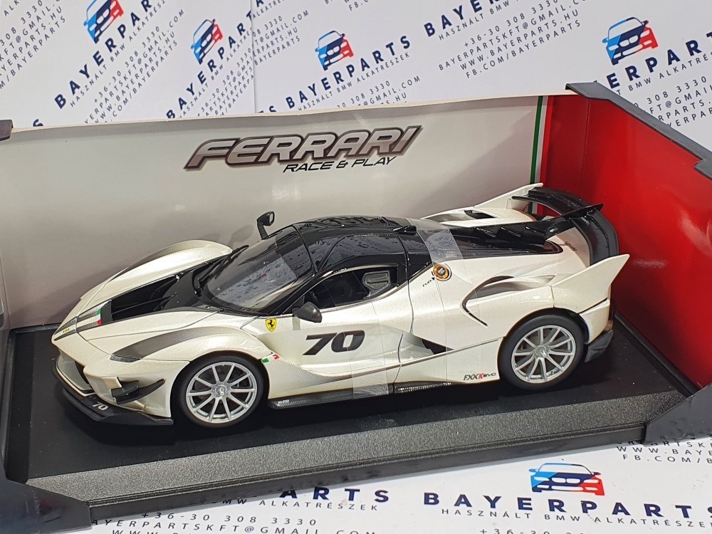 Ferrari FXX-K Evoluzione #70 2018 1:18 1/18 Bburago modellautó (m00087) 1. kép