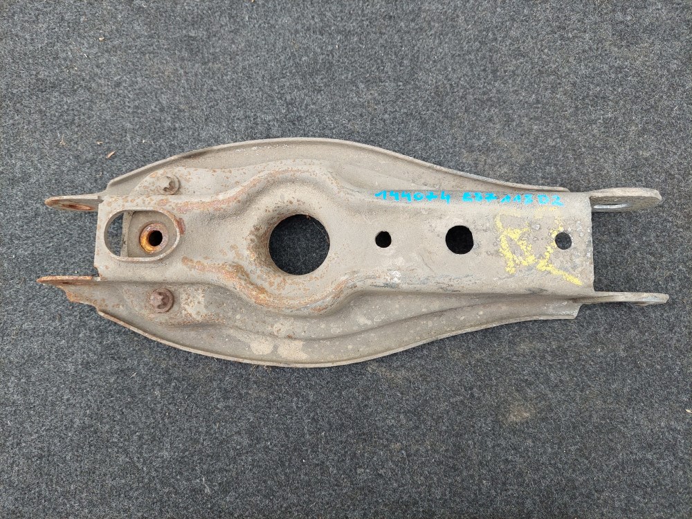 BMW E81 E82 E87 E88 E90 E91 E92 E93 E84 X1 bal jobb hátsó alsó nagy lengõkar 2. kép