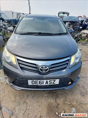 Toyota Avensis (T270) bontott alkatrészei