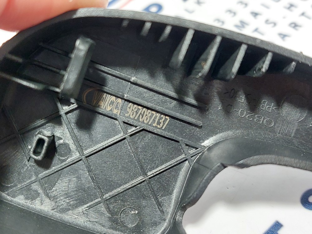 BMW E90 E91 E92 E93 új ablaktörlõ kar takaró kupak 3. kép