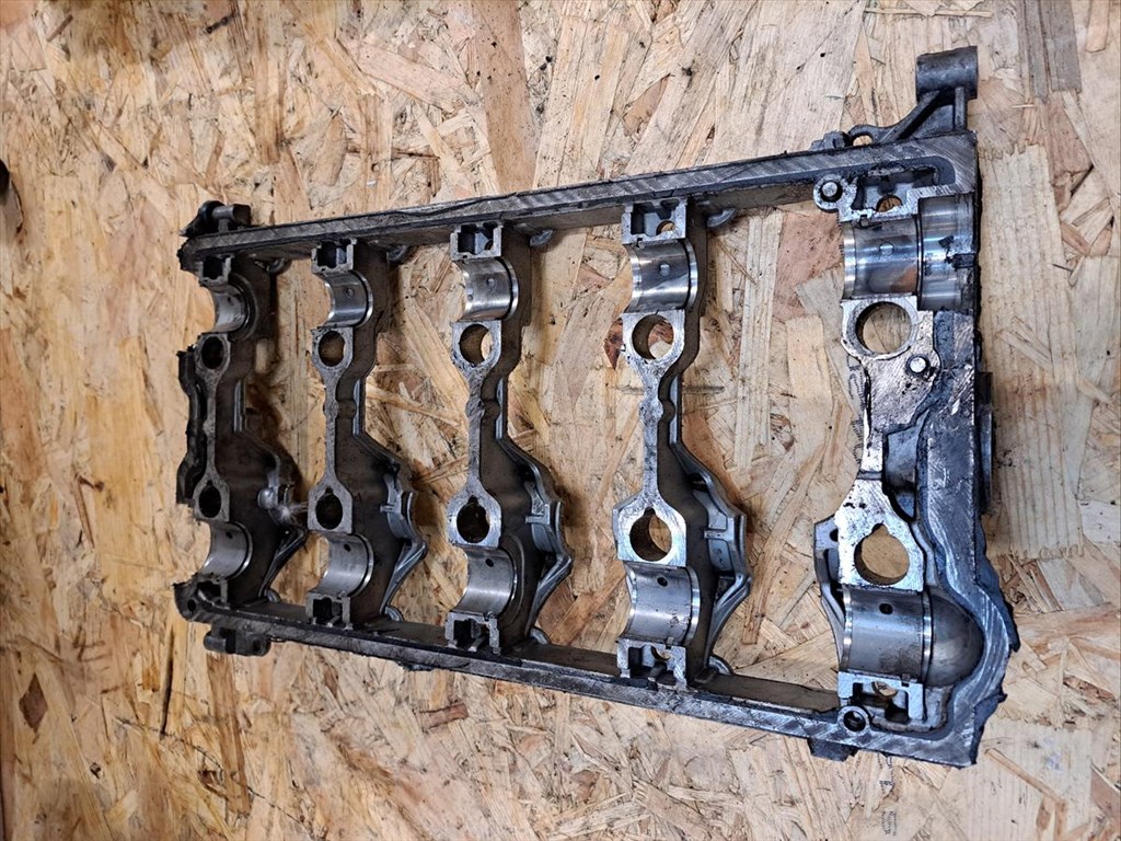 Audi A4 B7  (2004-2008)  2.0Tdi Diesel Vezérműtengelyház 1. kép