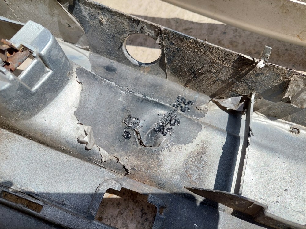 BMW E46 sedan touring ezüst titansilber titansilver elsõ lökhárító lökös ütközõ héj üresen 5. kép