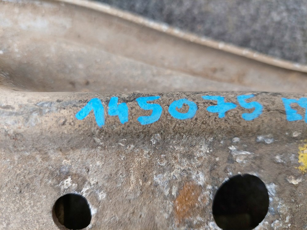 BMW E81 E82 E87 E88 E90 E91 E92 E93 E84 X1 bal jobb hátsó alsó nagy lengõkar 3. kép